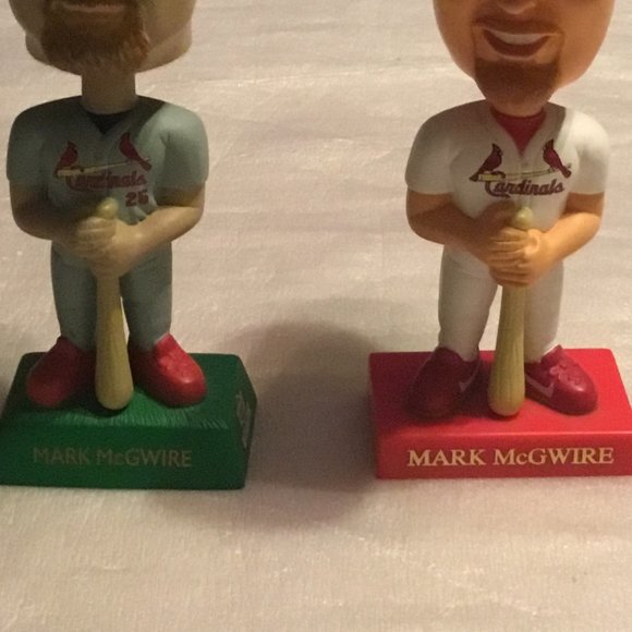 Set of 2 MLB Mark McGuire St. Louis Cardinals bobbleheads - 1999 & 2001 - Picture 3 of 10
